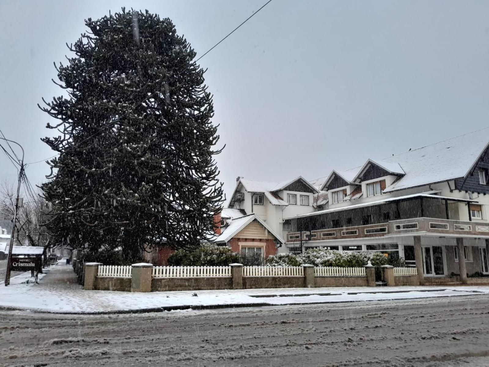 Hotel Crismalu San Martín de los Andes المظهر الخارجي الصورة